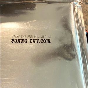 2 Opened Kpop STAYC CD 2nd Mini Album ‘YoungLuv.